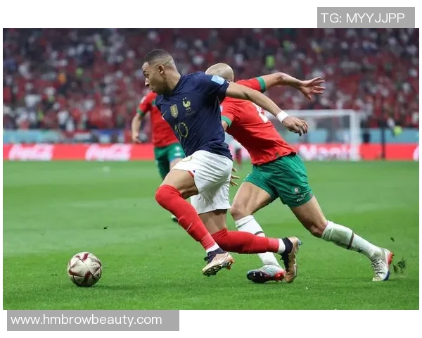 绿茵热血瞬间记录足球球星赛场对话真实风采