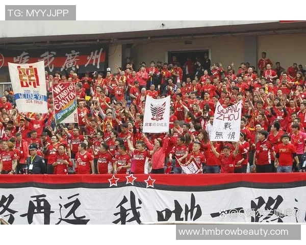 足球巨星为国出征守卫家园荣耀时刻展现热血与责任 足球巨星为国出征守卫家园荣耀时刻展现热血与责任