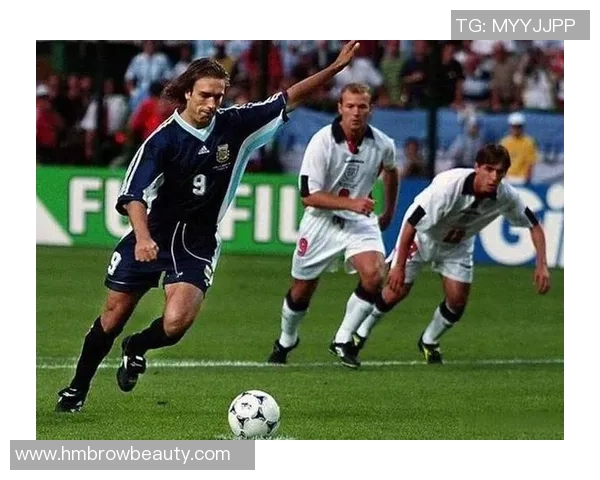 足球传奇：全球球星经典瞬间回顾与精彩时刻集锦