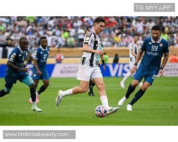 足球球星尤文的辉煌生涯与绿茵场上非凡传奇故事